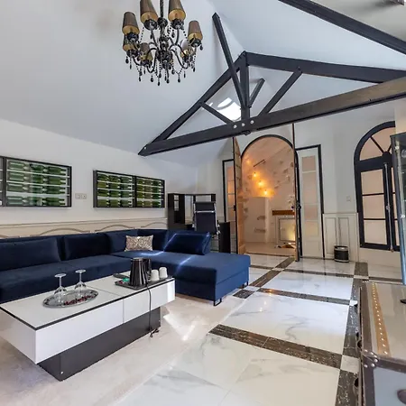 Palazzo Di Acqua Penzion Le Mans