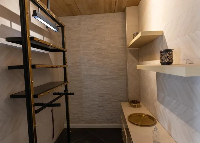 Konukevi Palazzo Di Acqua 3*